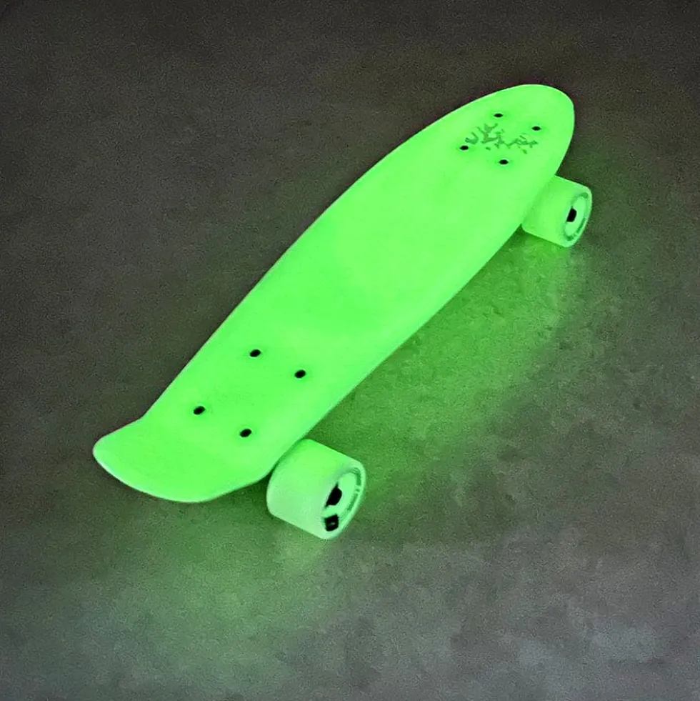 NKX Deluxe Skateboard 22"