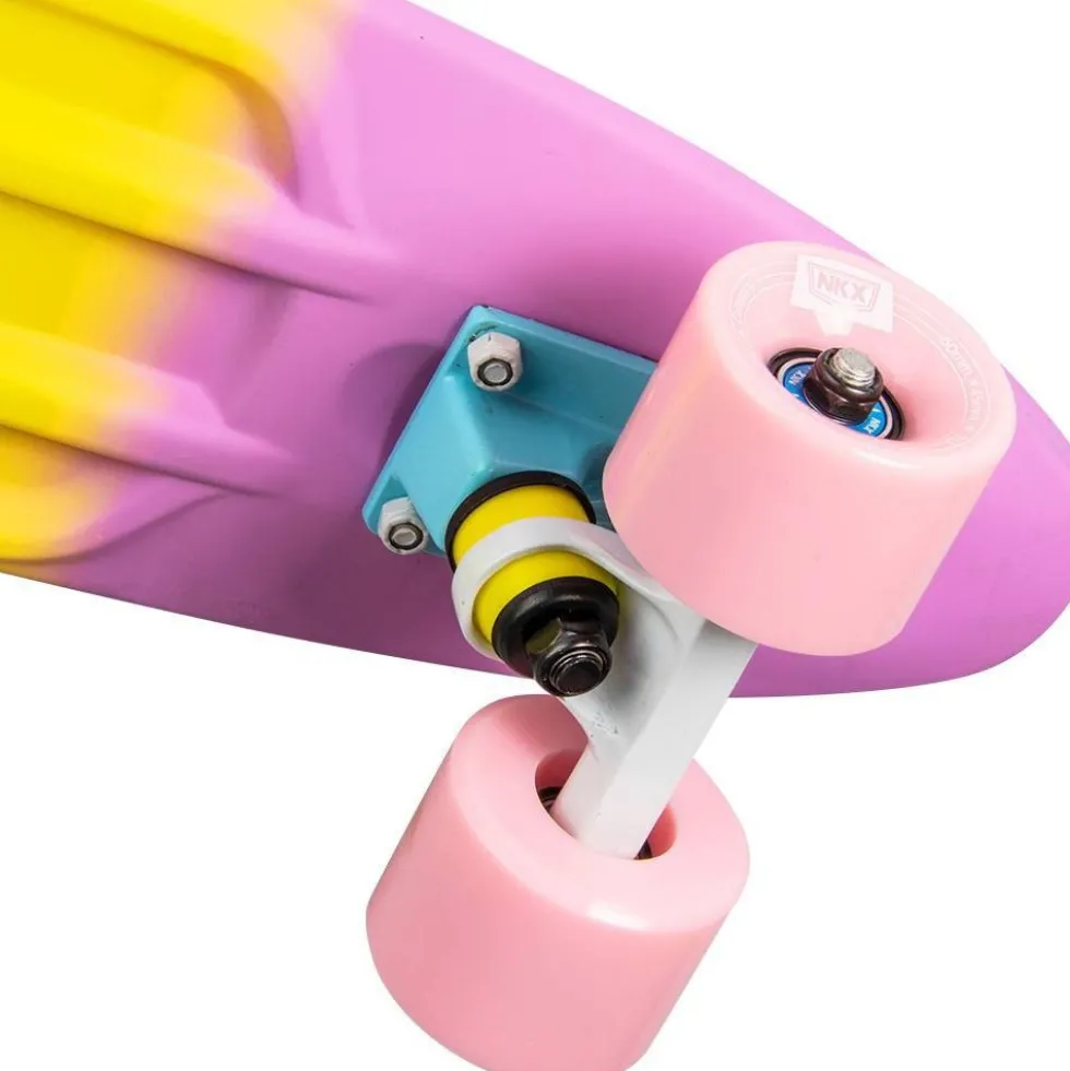 NKX Deluxe Skateboard 22"