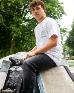 NKX Skateboard 8.25