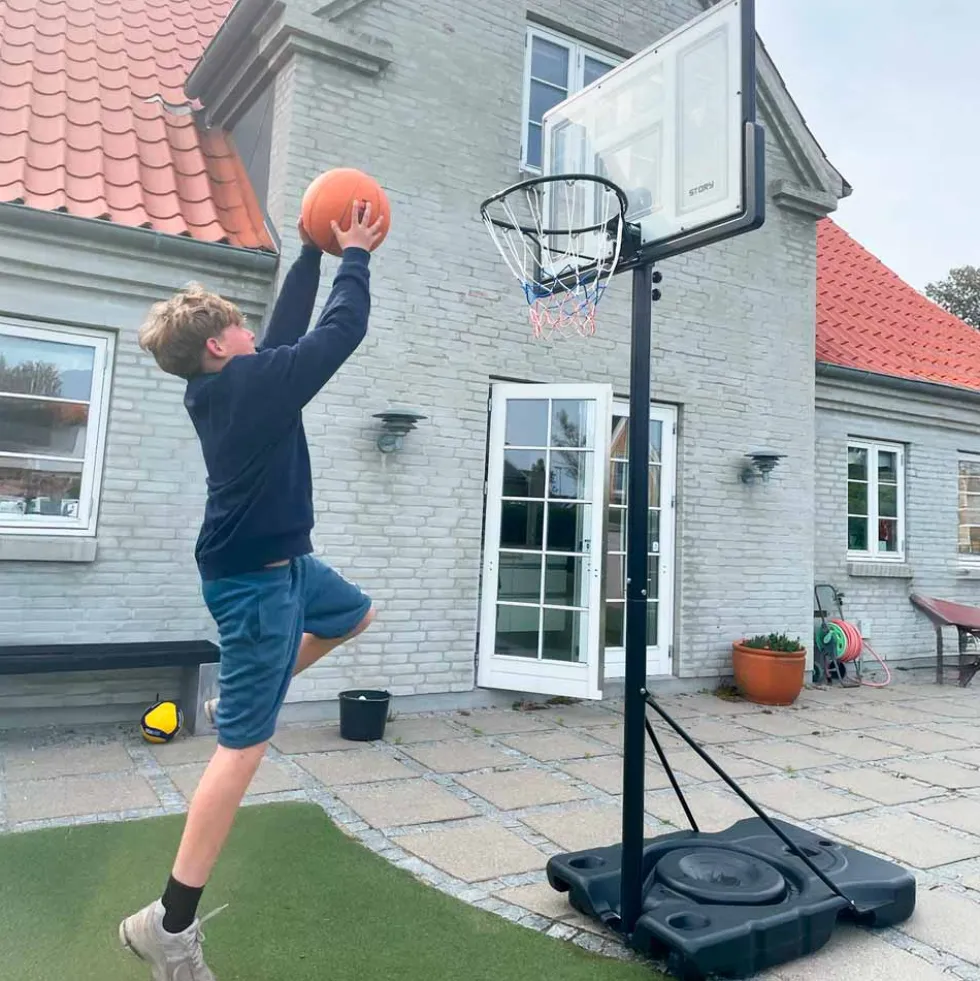 Story EliteRim Basketball Hoop
