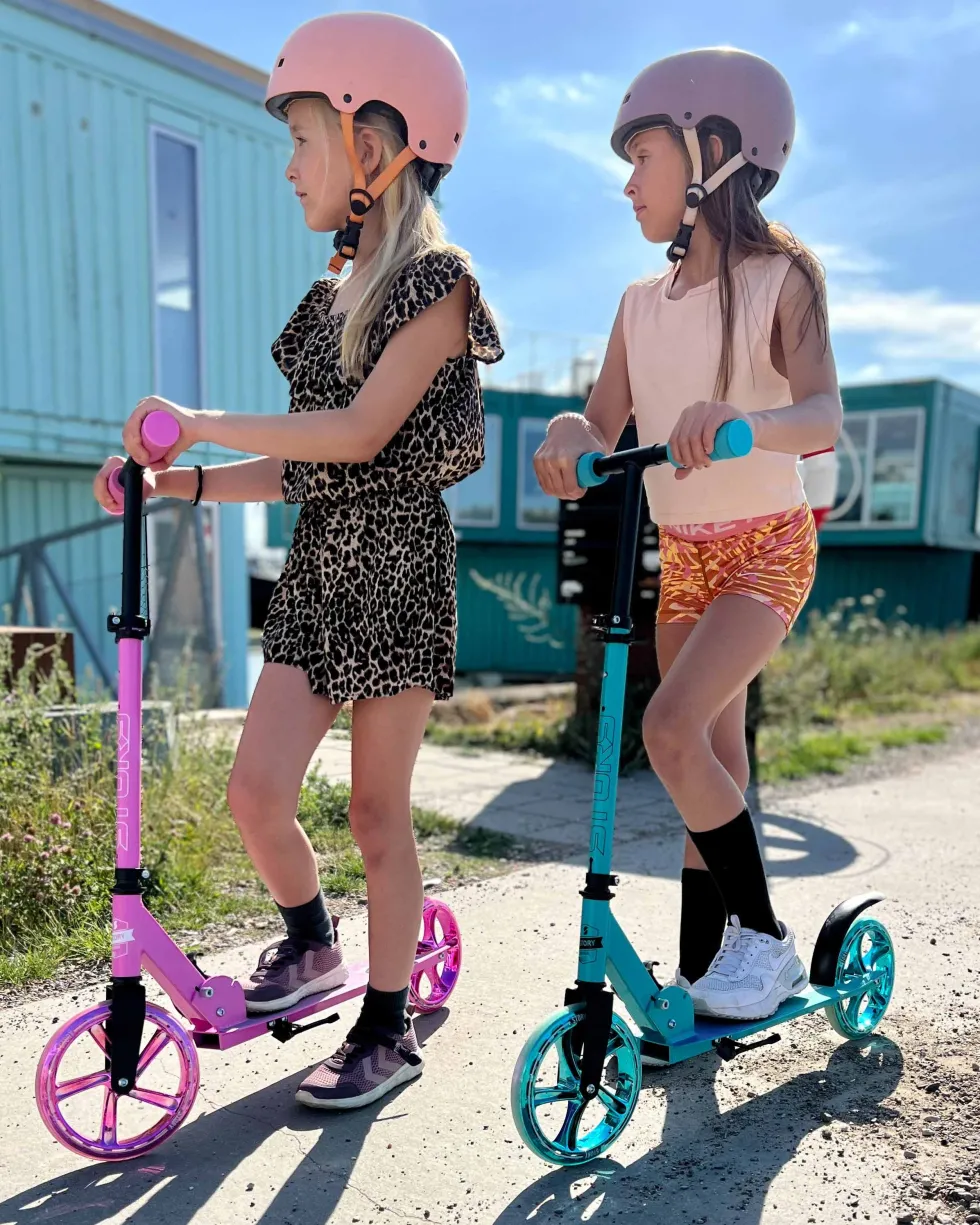 Story Lux commuter scooter - foldable Danish design