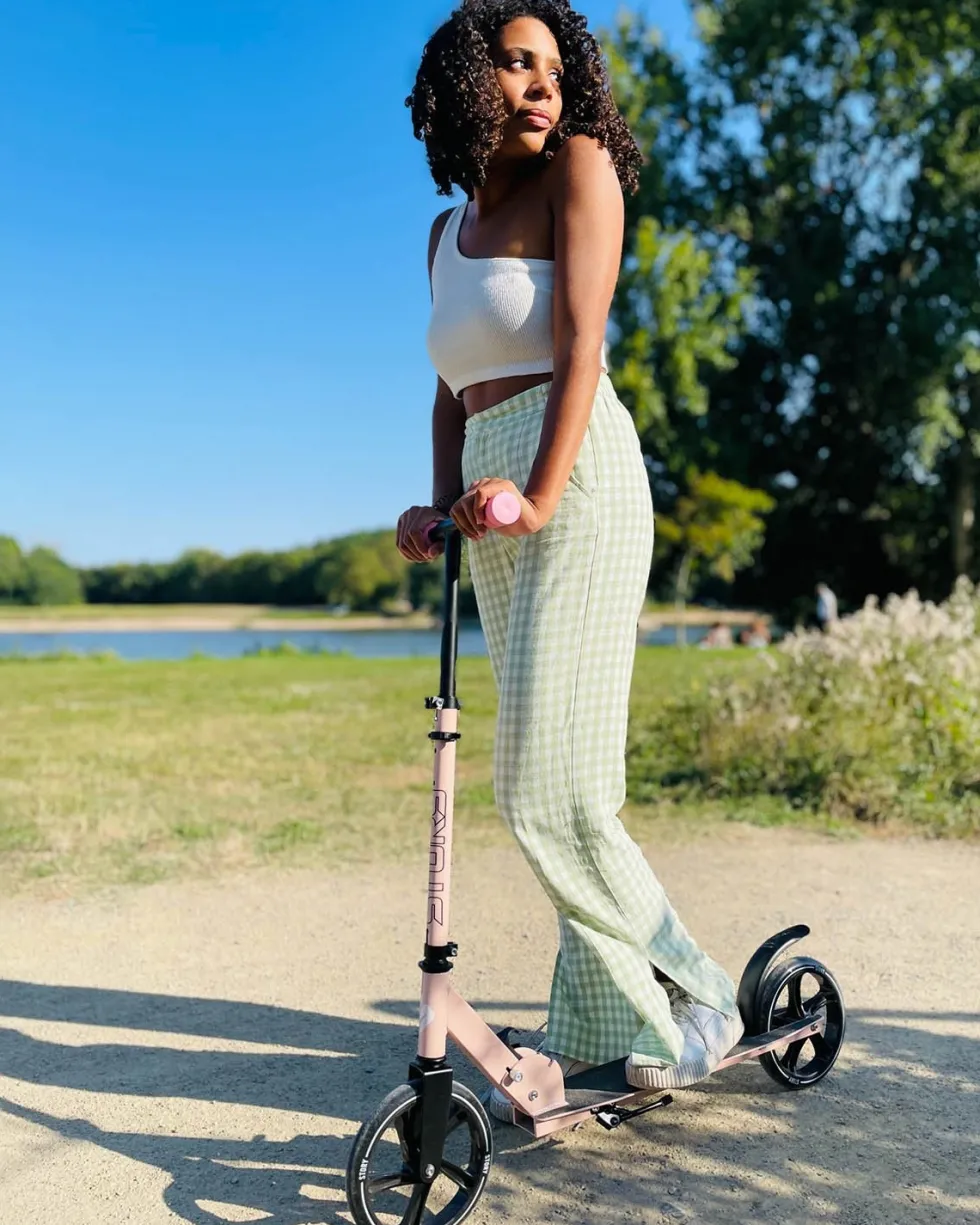 Story Lux commuter scooter - foldable Danish design