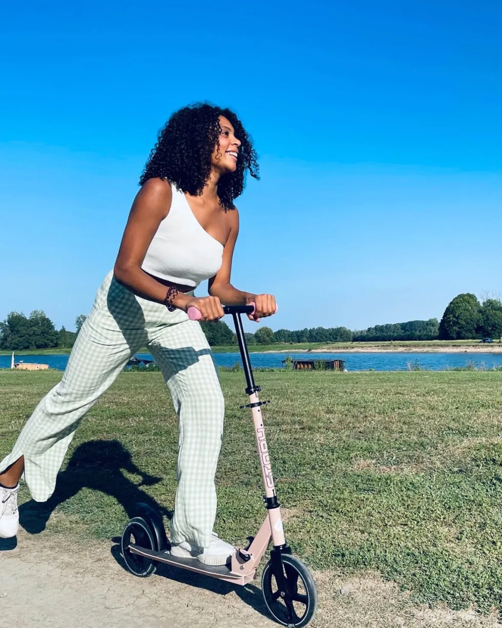 Story Lux commuter scooter - foldable Danish design