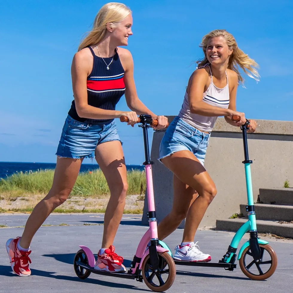 Story Retro Ride Foldable Kick Scooter