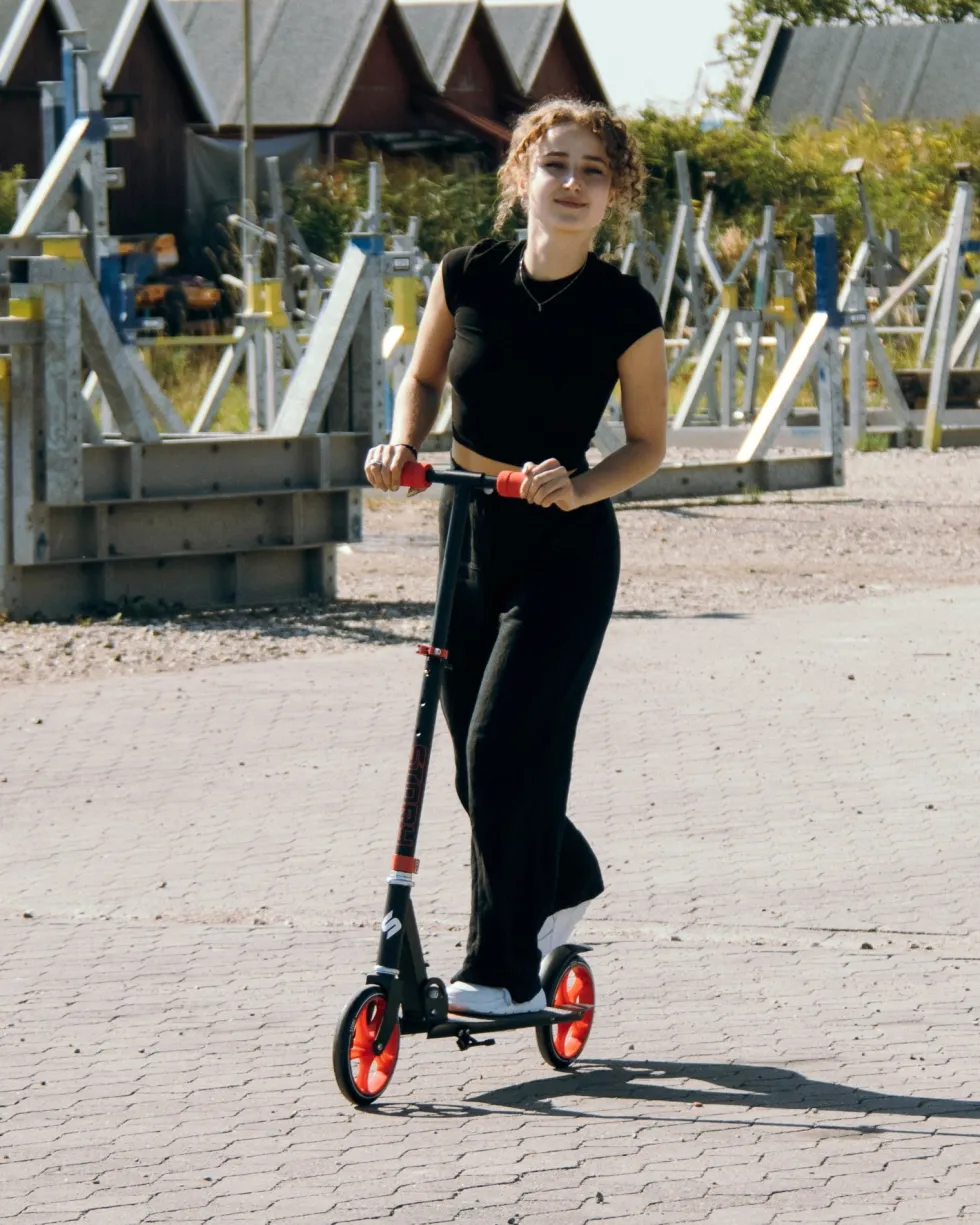 Story Swift Foldable Kick Scooter