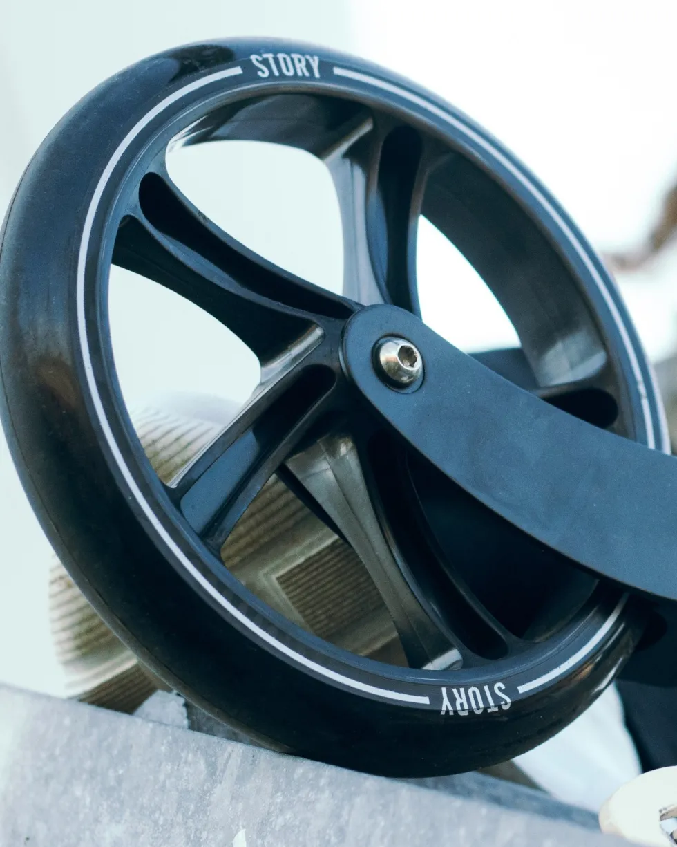 Story Swift Foldable Kick Scooter