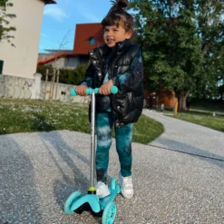 Story 3 wheel Drive Scooter